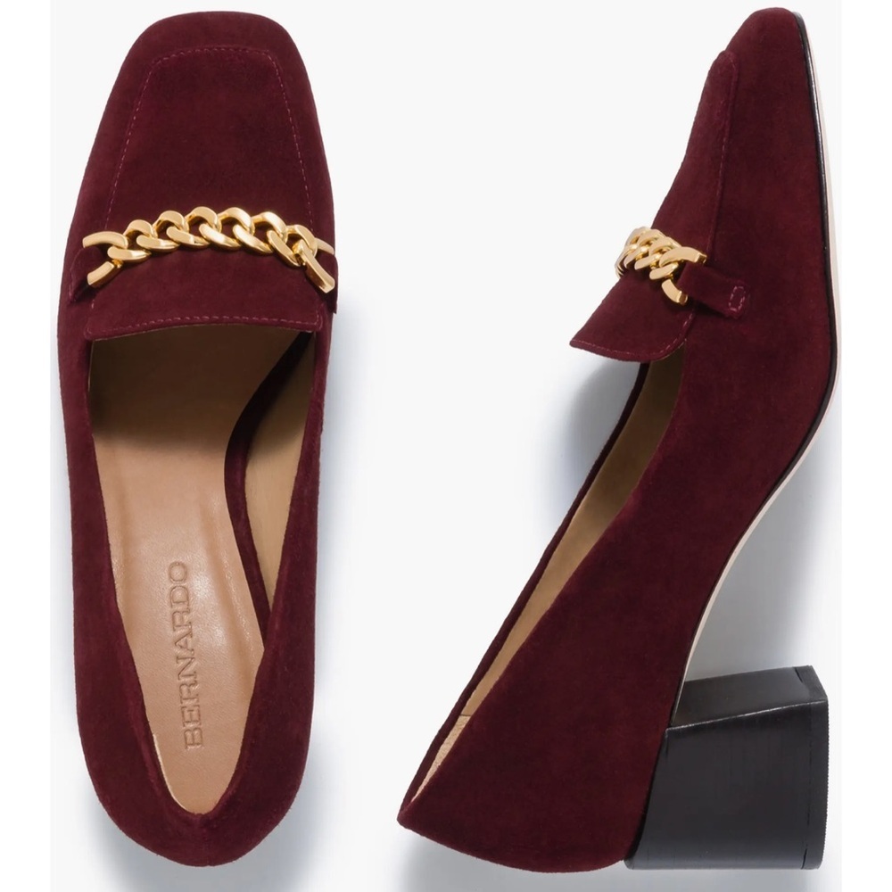 BERNARDO Avery Suede Pumps in Burgundy with Gold Chain Size 7.5 NWOT